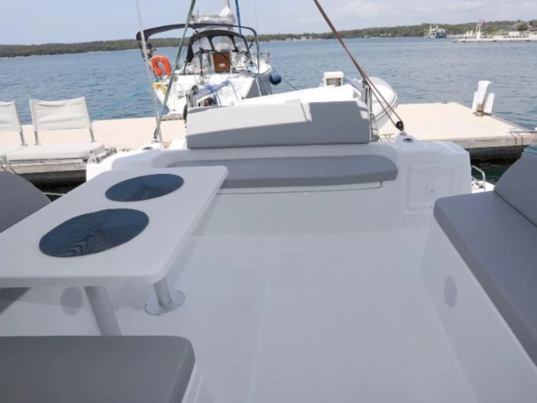 Pronajmout si Excess Excess 11 v Pula