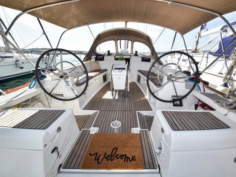 Pronájem Plachetnice Jeanneau s licencí