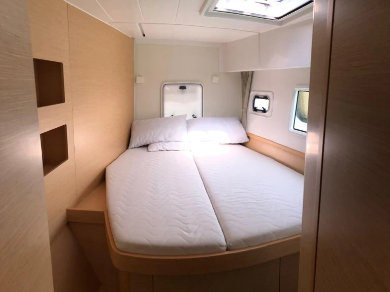 Pronájem jachty v Capo d'Orlando -Lagoon Lagoon 42 na Samboatu