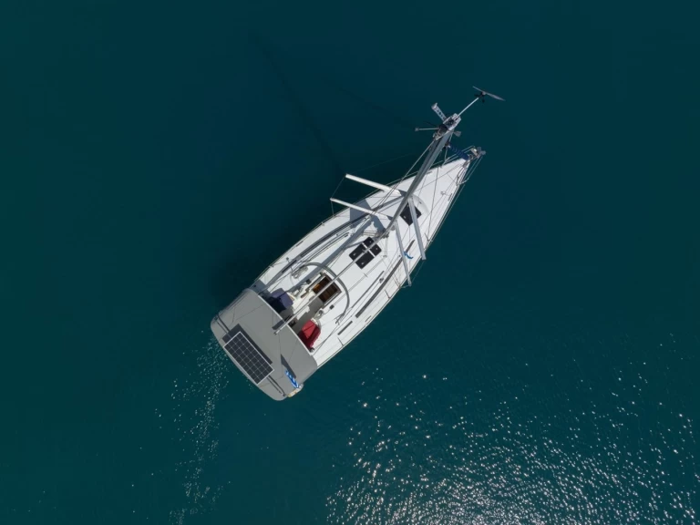 Pronájem lodi Lefkáda lákavé ceny Cruiser 33