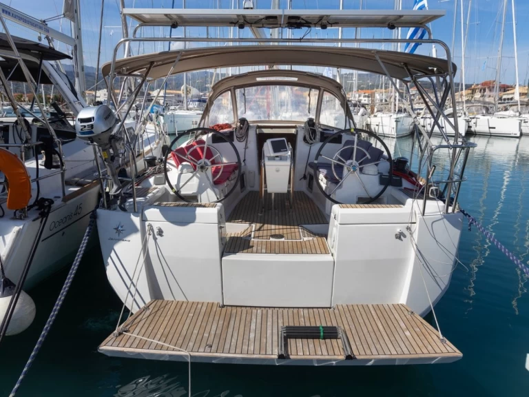 Pronajmout si Jeanneau Sun Odyssey 419 v Lefkáda