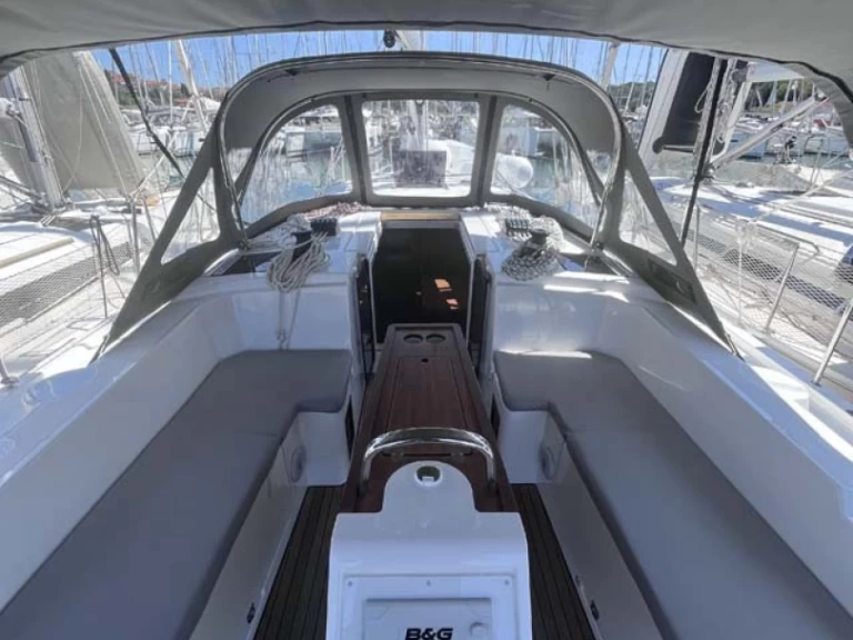 Pronájem lodi Pula lákavé ceny Bavaria C38