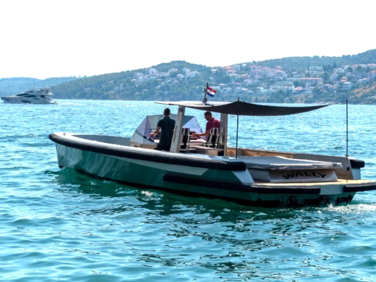 Wally Tender 45 jednotlivci a charterové společnosti v Split