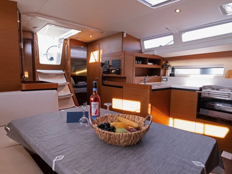 Pronájem jachty v Split -Jeanneau Sun Odyssey 490 na Samboatu
