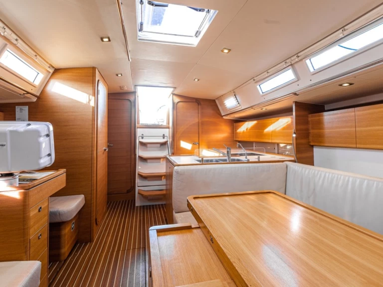 Pronájem Plachetnice Salona s licencí