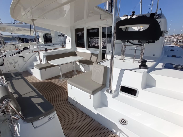 Lagoon Lagoon 40 jednotlivci a charterové společnosti v Donji Seget