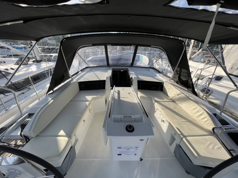 Pronájem Plachetnice Bénéteau s licencí