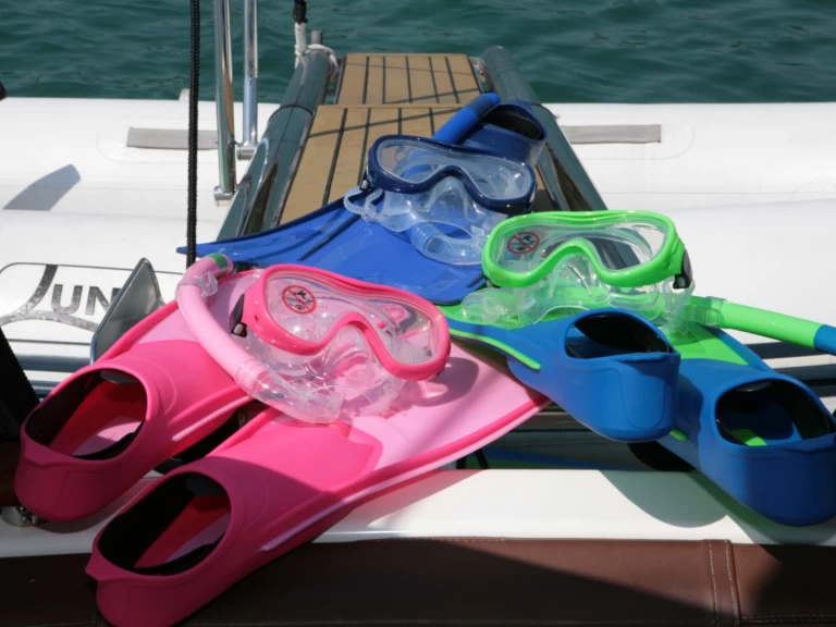 Pronájem Motorová loď Jeanneau s licencí