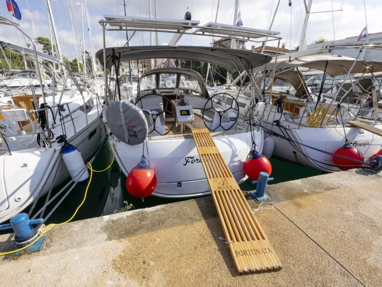 Pronájem jachty v Zadar -Bavaria Bavaria Cruiser 37 Style na Samboatu