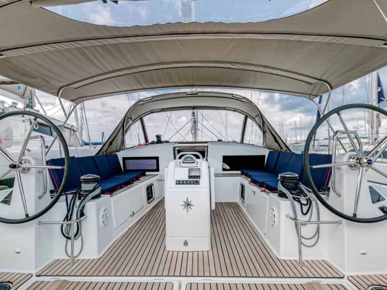 Pronajmout Plachetnice se skipperem či ne Jeanneau v Gouvia