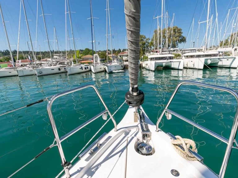 Pronajmout Plachetnice se skipperem či ne Bavaria v Lefkáda