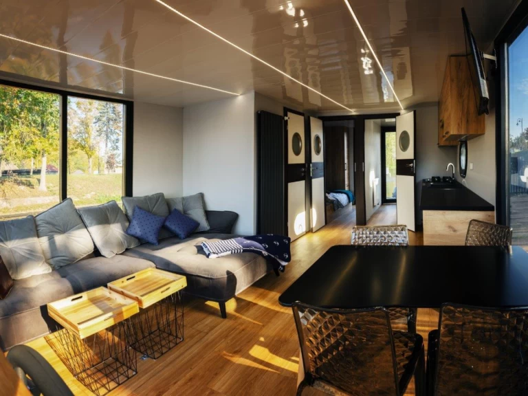 Pronájem lodi Waren (Müritz) lákavé ceny Campi 400