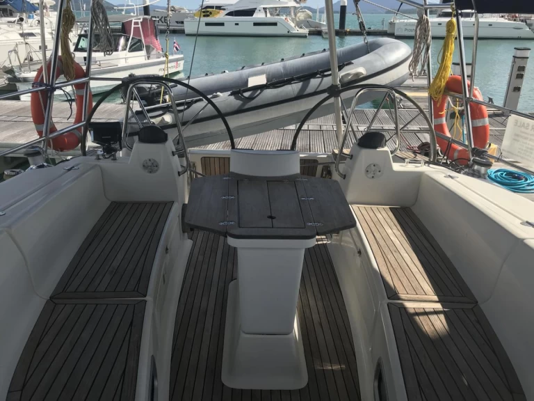 Pronajmout Plachetnice se skipperem či ne Bavaria v Mai Khao