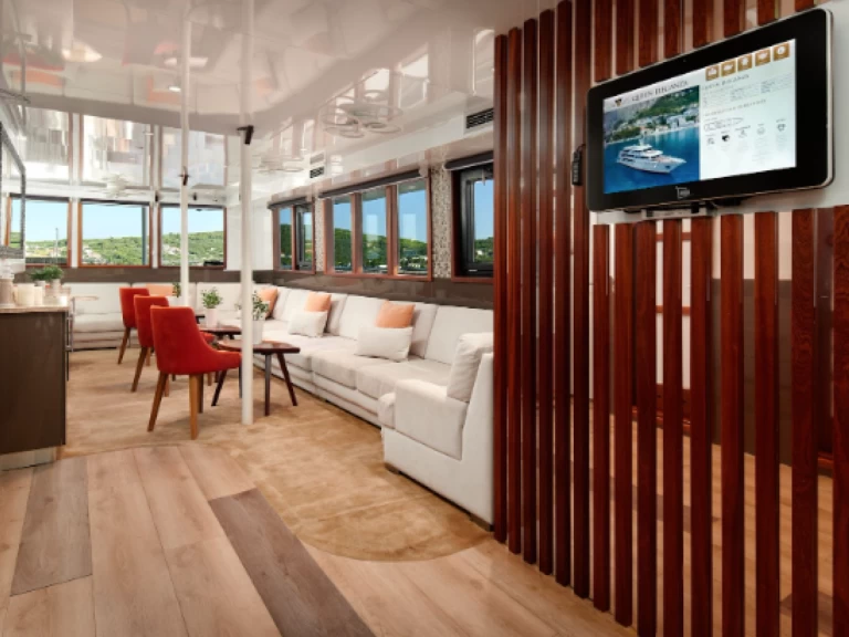 Pronájem lodi  Motoryacht Queen Eleganza v Split na Samboatu