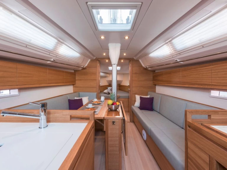 Pronajmout si Salona Salona 380 v Kaštela