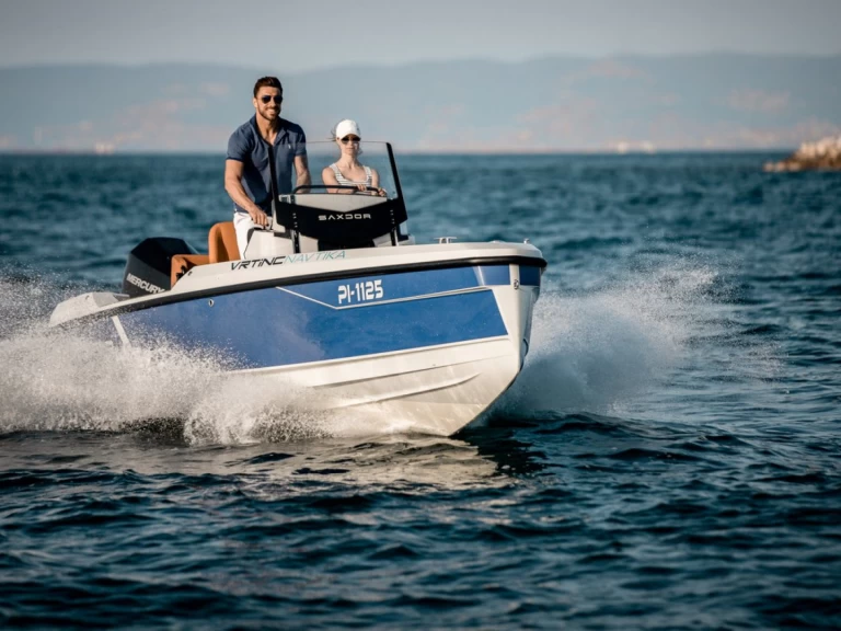 Pronájem Motorová loď Saxdor s licencí