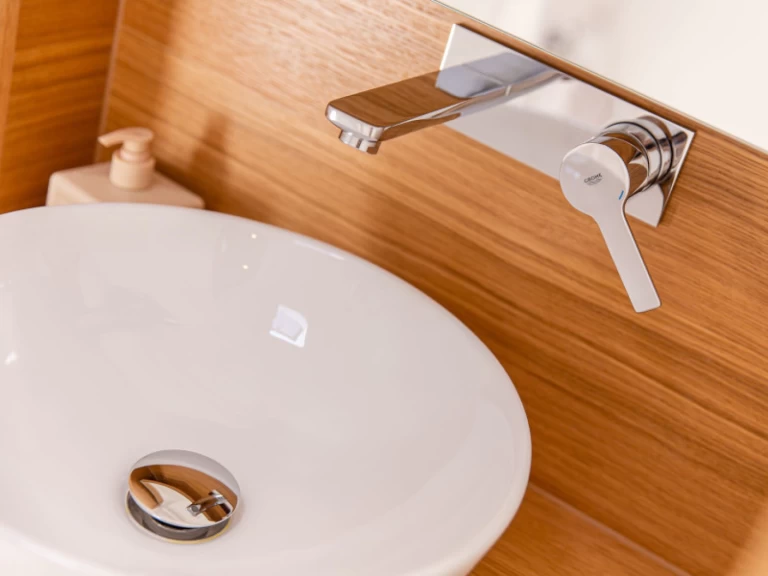 Plachetnice k pronájmu v Lavrio za nejlepší cenu