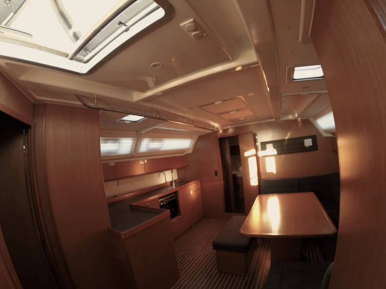 Pronájem Plachetnice Bavaria s licencí