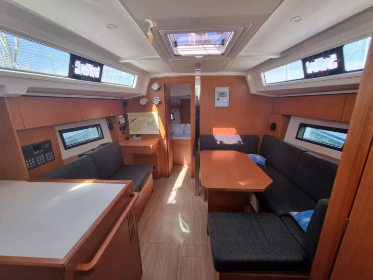 Pronájem Plachetnice v Punat -Bavaria Bavaria C38