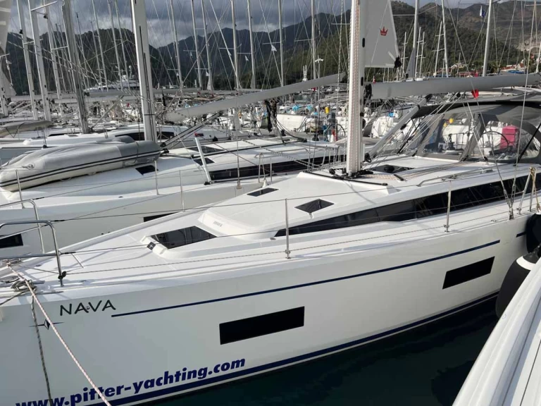 Bavaria Bavaria C42 jednotlivci a charterové společnosti v Göcek 