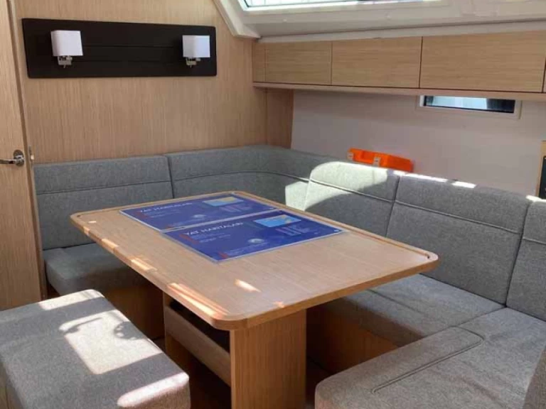 Pronájem Plachetnice Bavaria s licencí