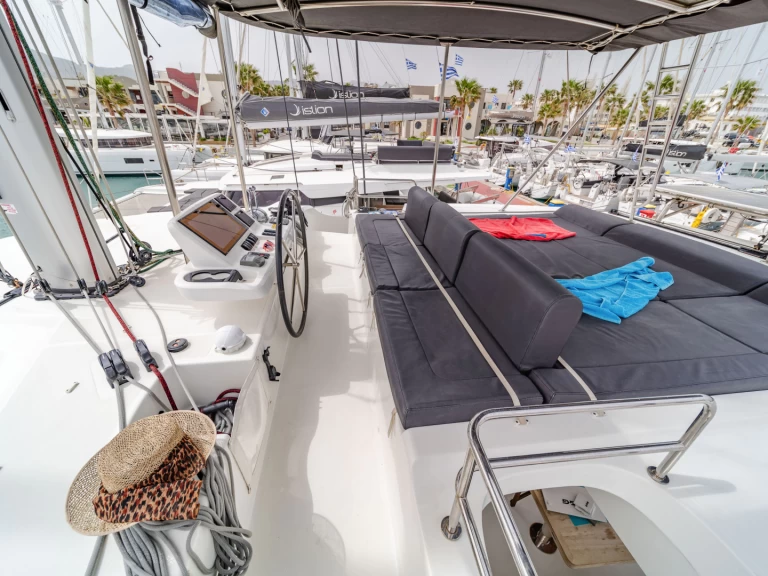 Pronájem lodi Gouvia lákavé ceny Lagoon 50