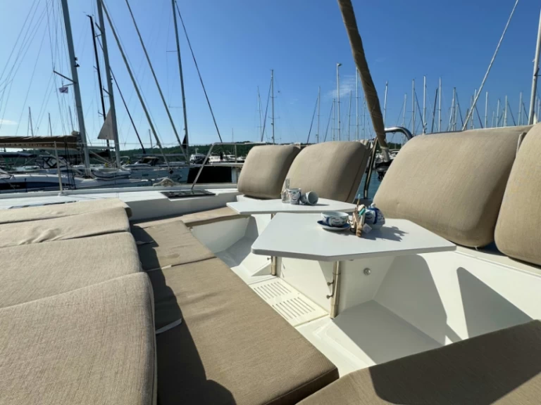 Pronájem Katamarán Bali s licencí