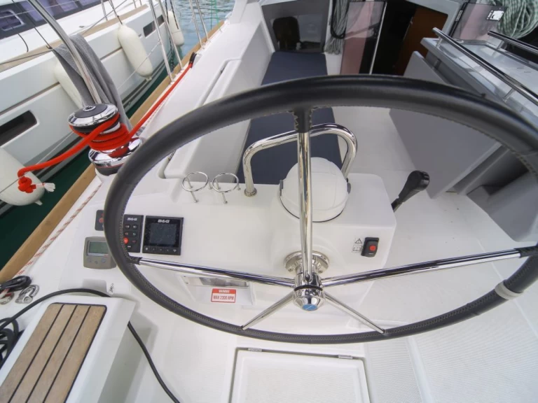 Pronajmout si Bénéteau Oceanis 45 v Saint George's