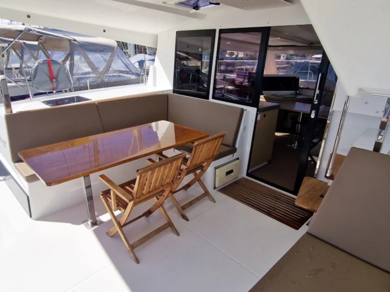 Pronajmout Katamarán se skipperem či ne Fountaine Pajot v Trogir