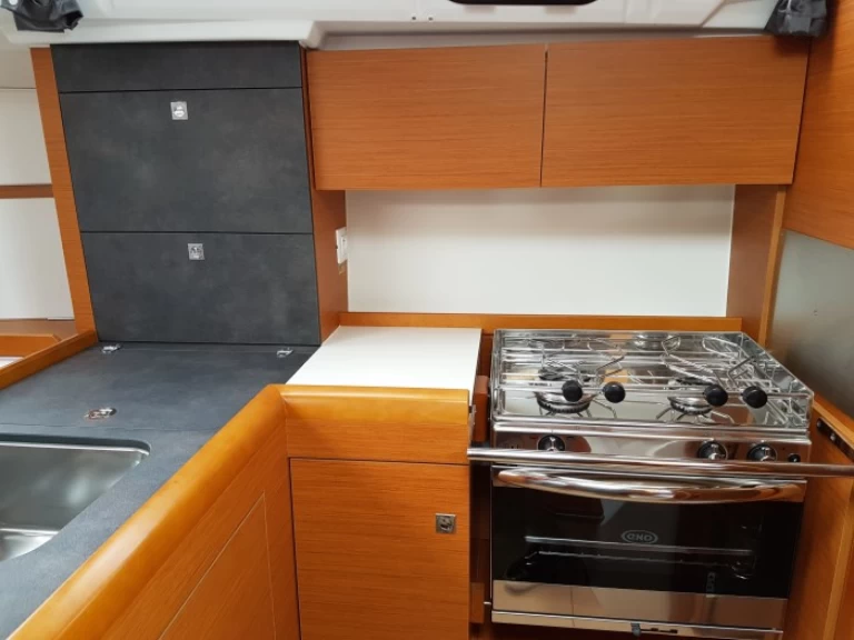 Pronájem lodi Jeanneau Sun Odyssey 349 v Pula na Samboatu