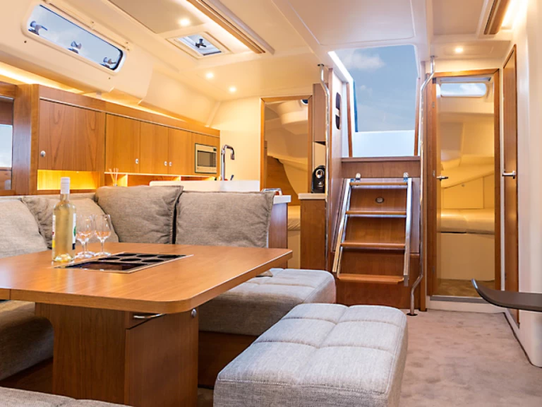 Pronájem lodi Hanse Hanse 455 v Komolac na Samboatu