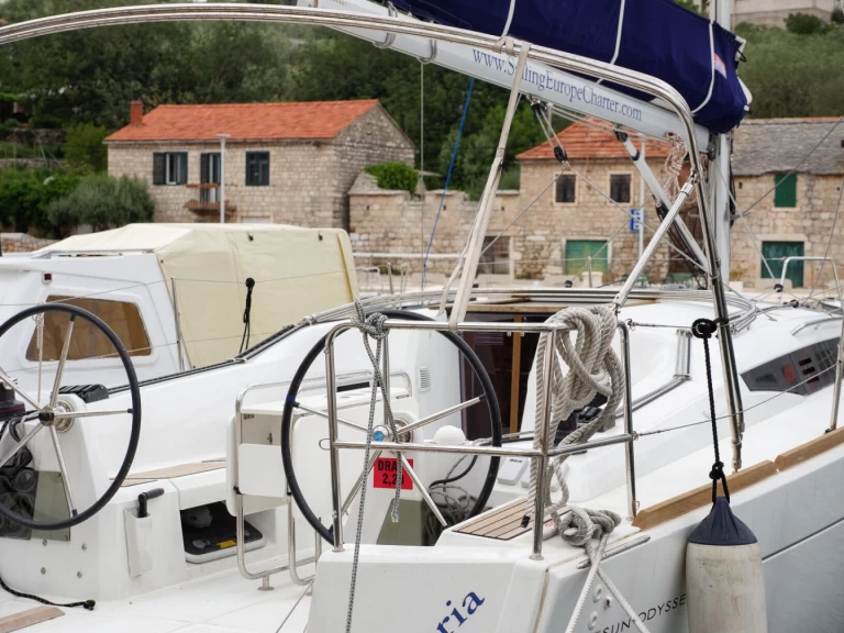 Pronájem lodi Jeanneau Sun Odyssey 349 v Rogač na Samboatu