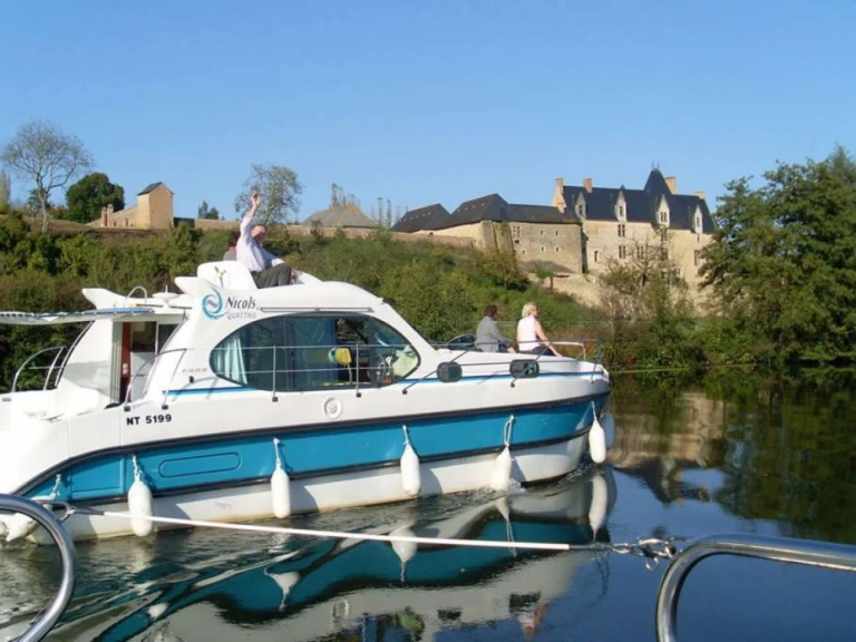 Říční loď k pronájmu v Tokaj za nejlepší cenu