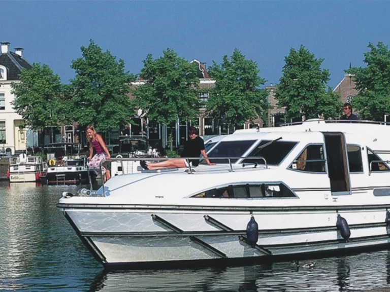 Pronájem Říční loď Comfort s licencí