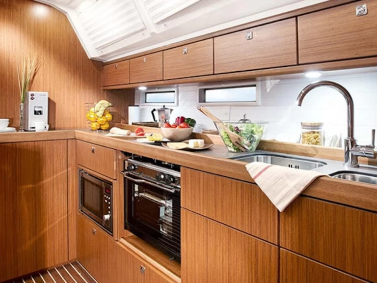 Plachetnice k pronájmu v Nikiána za nejlepší cenu