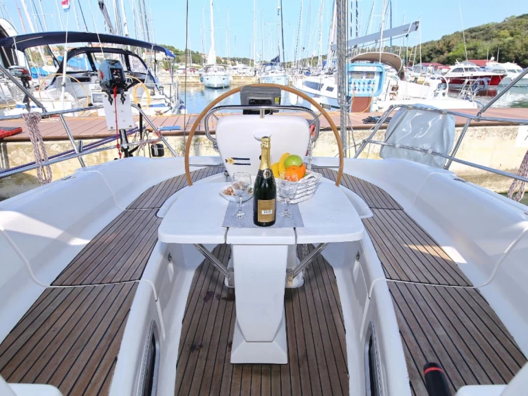 Plachetnice k pronájmu v Pula za nejlepší cenu