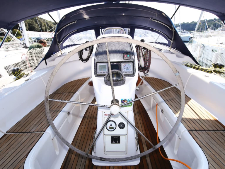 Bavaria Bavaria 39 Cruiser jednotlivci a charterové společnosti v Pula