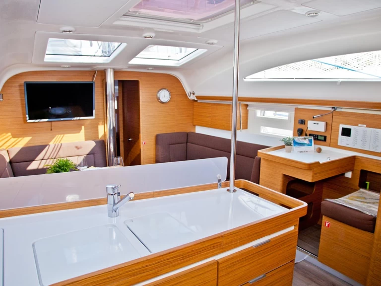 Pronájem Plachetnice Elan s licencí