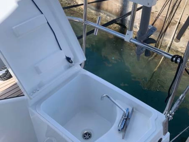 Pronajmout si Jeanneau Sun Odyssey 440 v San Miguel De Abona