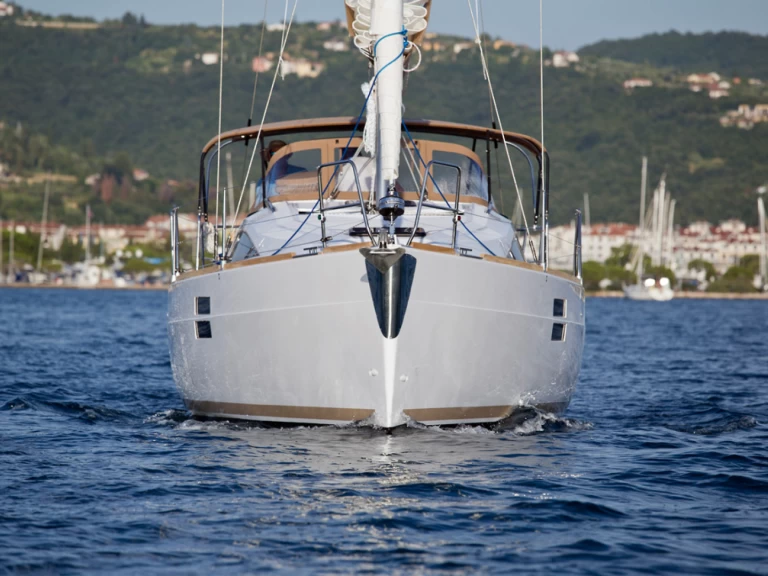 Pronajmout si Elan Impression 35 v Kaštela