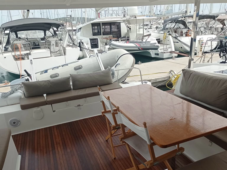 Pronájem Katamarán Fountaine Pajot s licencí