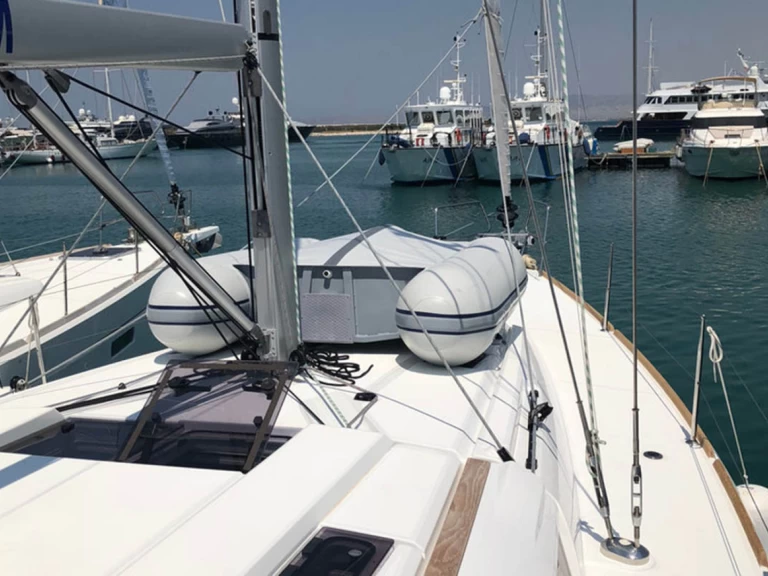 Pronájem lodi Elliniko  lákavé ceny Sun Odyssey 479