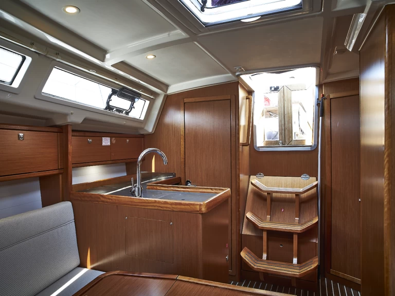 Pronájem Plachetnice Bavaria s licencí