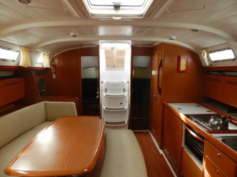 Pronájem lodi Lefkáda lákavé ceny Cyclades 43.4