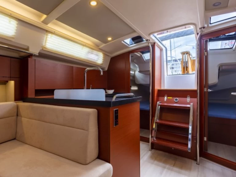 Hanse Hanse 388 jednotlivci a charterové společnosti v Pula