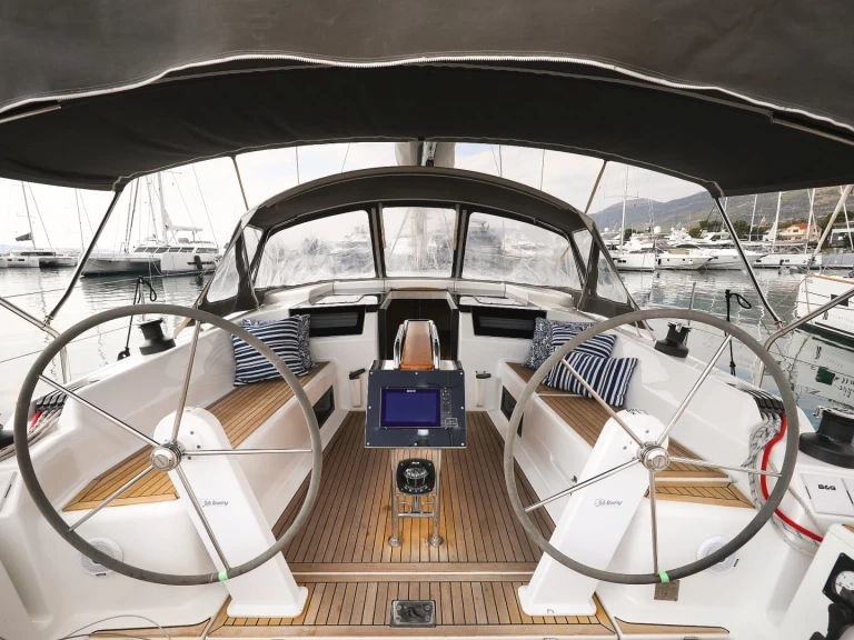 Hanse Hanse 418 jednotlivci a charterové společnosti v Kaštela