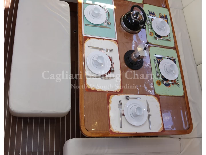 Pronájem lodi Cagliari lákavé ceny Cruiser 51