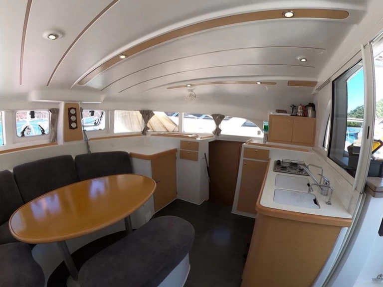 Pronájem jachty v Fethiye -Lagoon Lagoon 380 na Samboatu