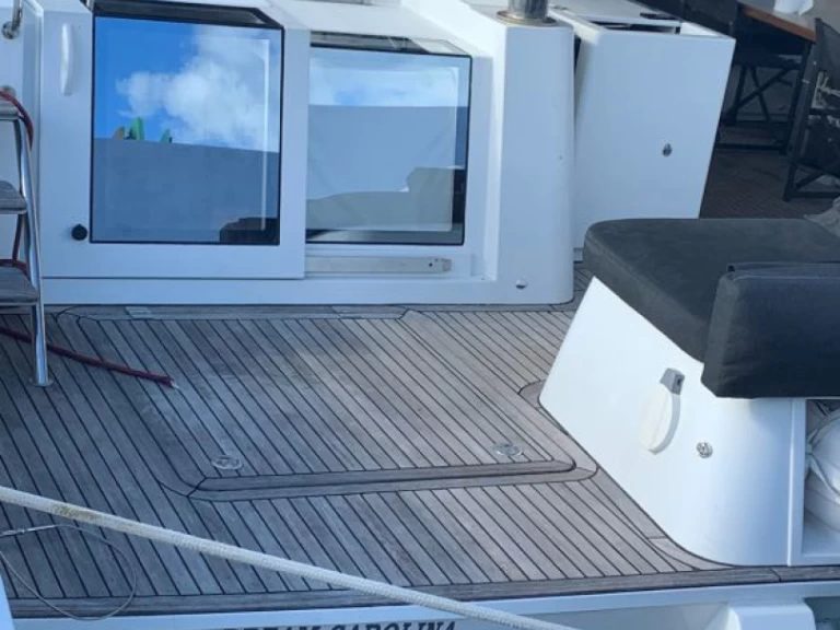 Lagoon Lagoon 620 jednotlivci a charterové společnosti v Mai Khao