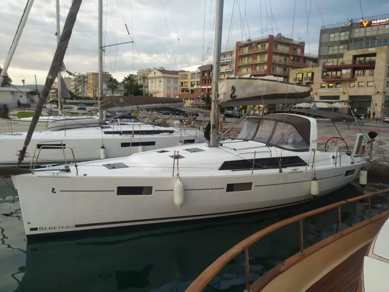 Bénéteau Oceanis 41.1 jednotlivci a charterové společnosti v Deme of Volos